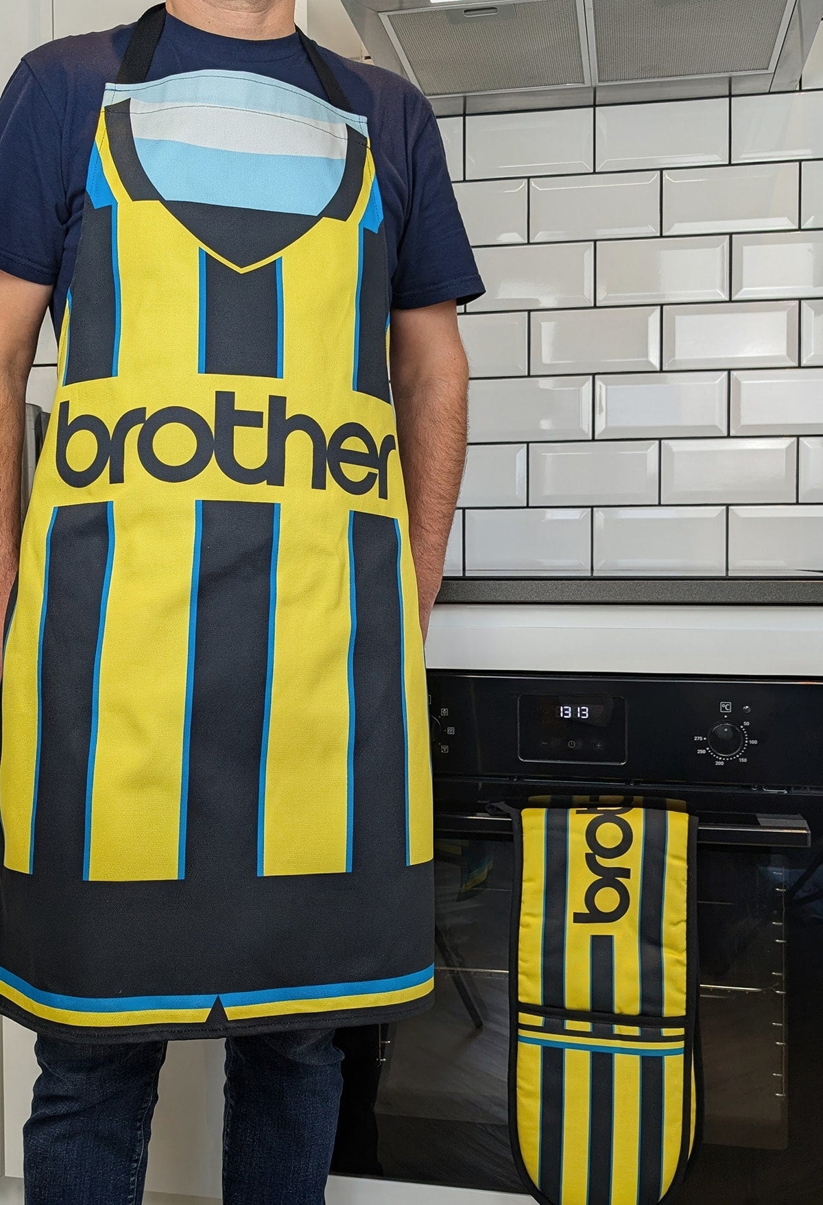 Wembley 99 Kit Oven Glove