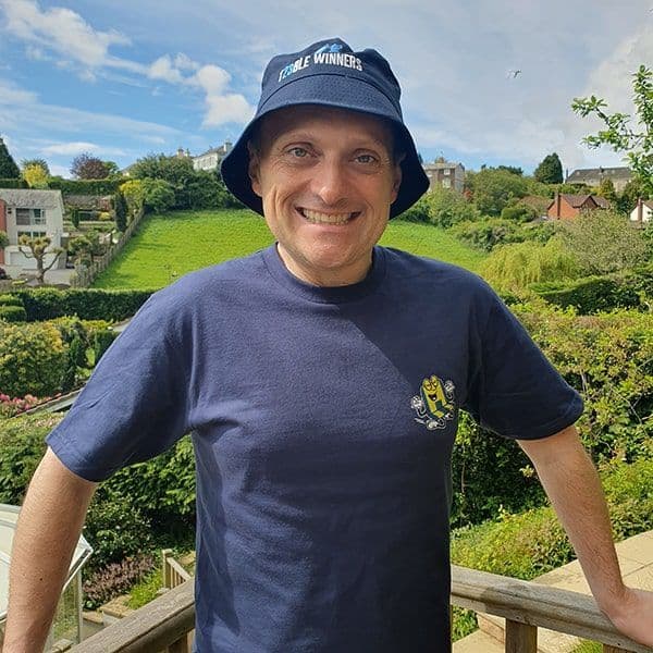 Empty Seats On Tour Navy Wembley T-shirt