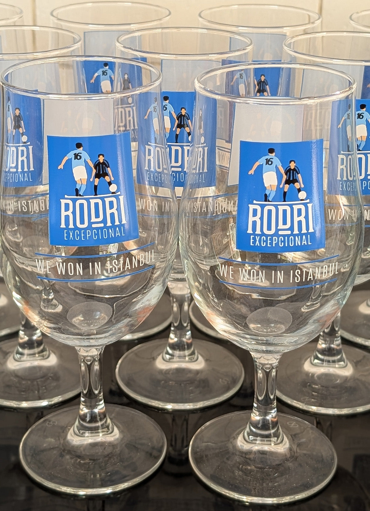 'Not Quite Perfect' Rodri Istanbul Pint Glass